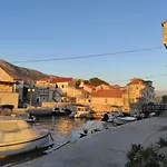 Aryjina Kuca, Duplex With Terrace Offering Sea And Mountain Views *