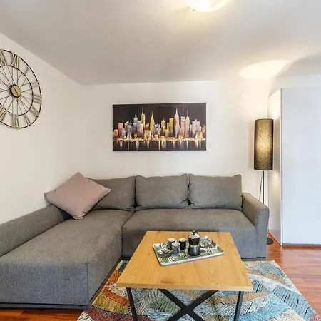 Aryjina Kuca, Duplex With Terrace Offering Sea And Mountain Views *