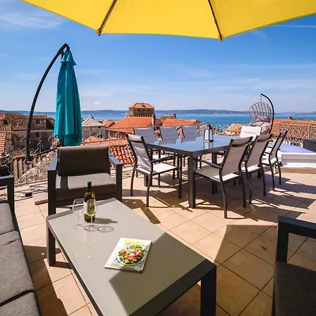 Aryjina Kuca, Duplex With Terrace Offering Sea And Mountain Views * Kaštela