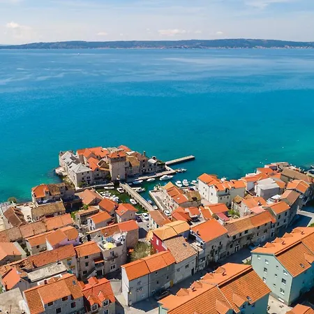 Aryjina Kuca, Duplex With Terrace Offering Sea And Mountain Views Kaštela