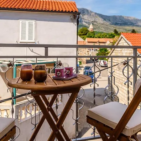 Aryjina Kuca, Duplex With Terrace Offering Sea And Mountain Views Apartman *