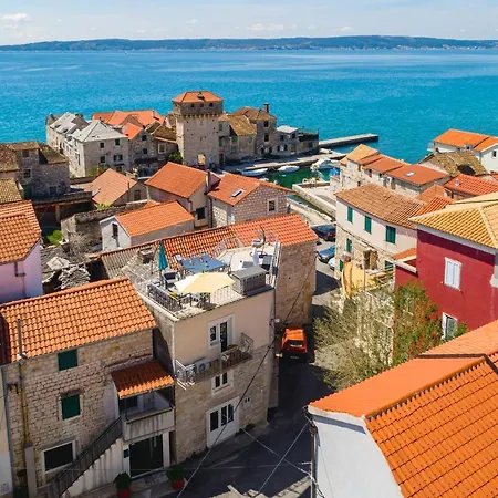 Aryjina Kuca, Duplex With Terrace Offering Sea And Mountain Views Kaštela