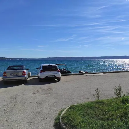 Apartman Aryjina Kuca, Duplex With Terrace Offering Sea And Mountain Views Kaštela