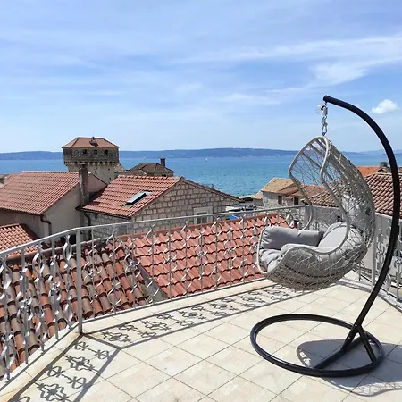 Aryjina Kuca, Duplex With Terrace Offering Sea And Mountain Views Kaštela