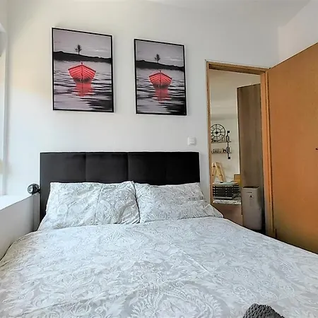 Aryjina Kuca, Duplex With Terrace Offering Sea And Mountain Views Apartman Kaštela