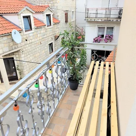 Aryjina Kuca, Duplex With Terrace Offering Sea And Mountain Views Apartman *