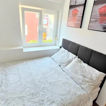 Aryjina Kuca, Duplex With Terrace Offering Sea And Mountain Views Kaštela