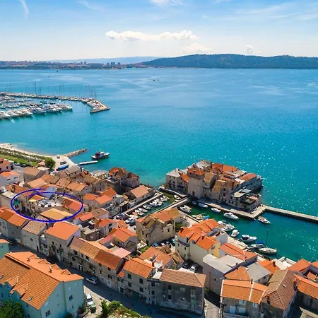 Aryjina Kuca, Duplex With Terrace Offering Sea And Mountain Views